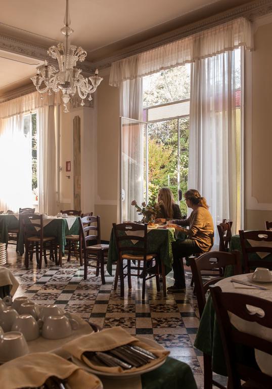 Hotel Byron Венеция Лидо Екстериор снимка